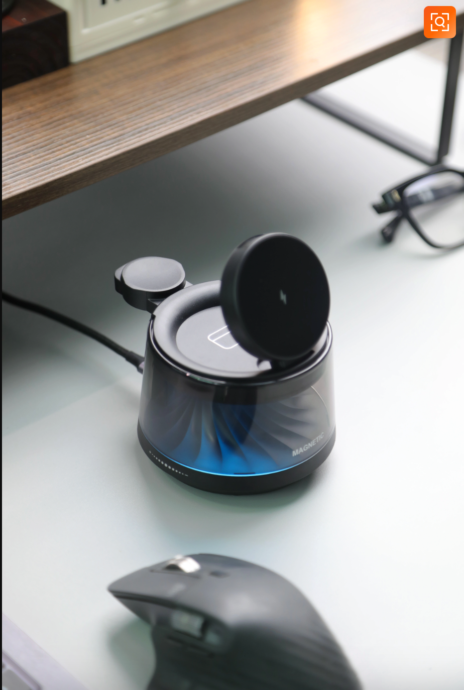 5-in-1 Magnetic Wireless Charging Stand With Speaker